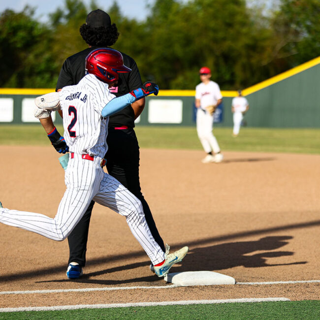 090_15UTexansBaseballGm1_110825_CJS
